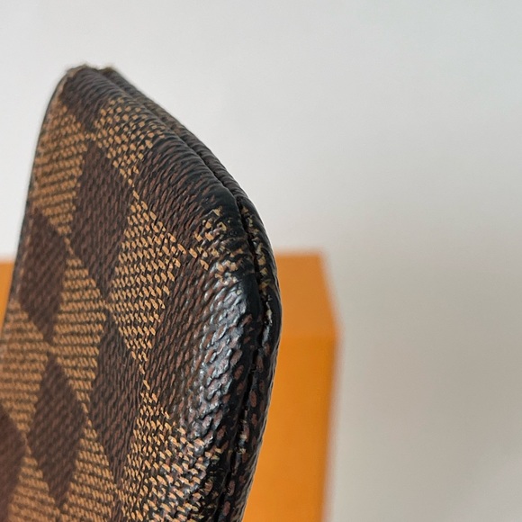 LOUIS VUITTON Key Clée damier ébène - Picture 7 of 12